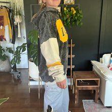 Load image into Gallery viewer, U of O Beat State | Rework