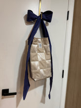 Load image into Gallery viewer, Bow Totes (Large Capacity)