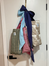 Load image into Gallery viewer, Bow Totes (Large Capacity)