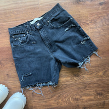 Load image into Gallery viewer, Arizona Jean Co | Relaxed SHORTS | W32
