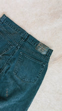 Load image into Gallery viewer, Arizona Jean Co | Relaxed SHORTS | W32
